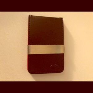 Lodaca wallet with clip.